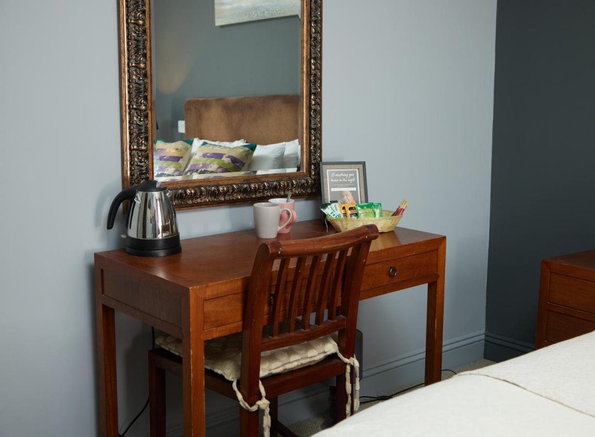 Trents By Greene King Inns Chichester Extérieur photo
