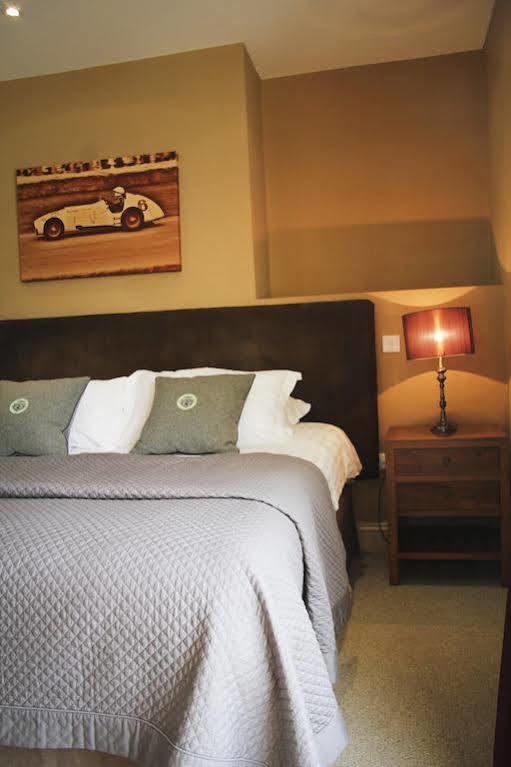 Trents By Greene King Inns Chichester Extérieur photo