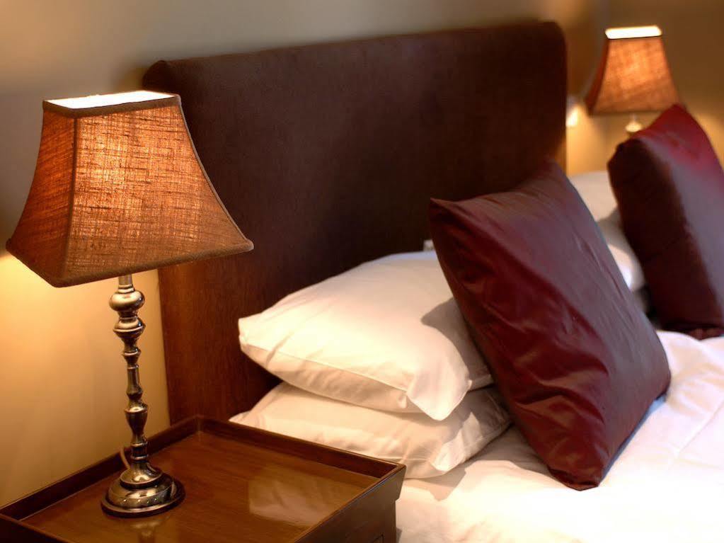 Trents By Greene King Inns Chichester Extérieur photo